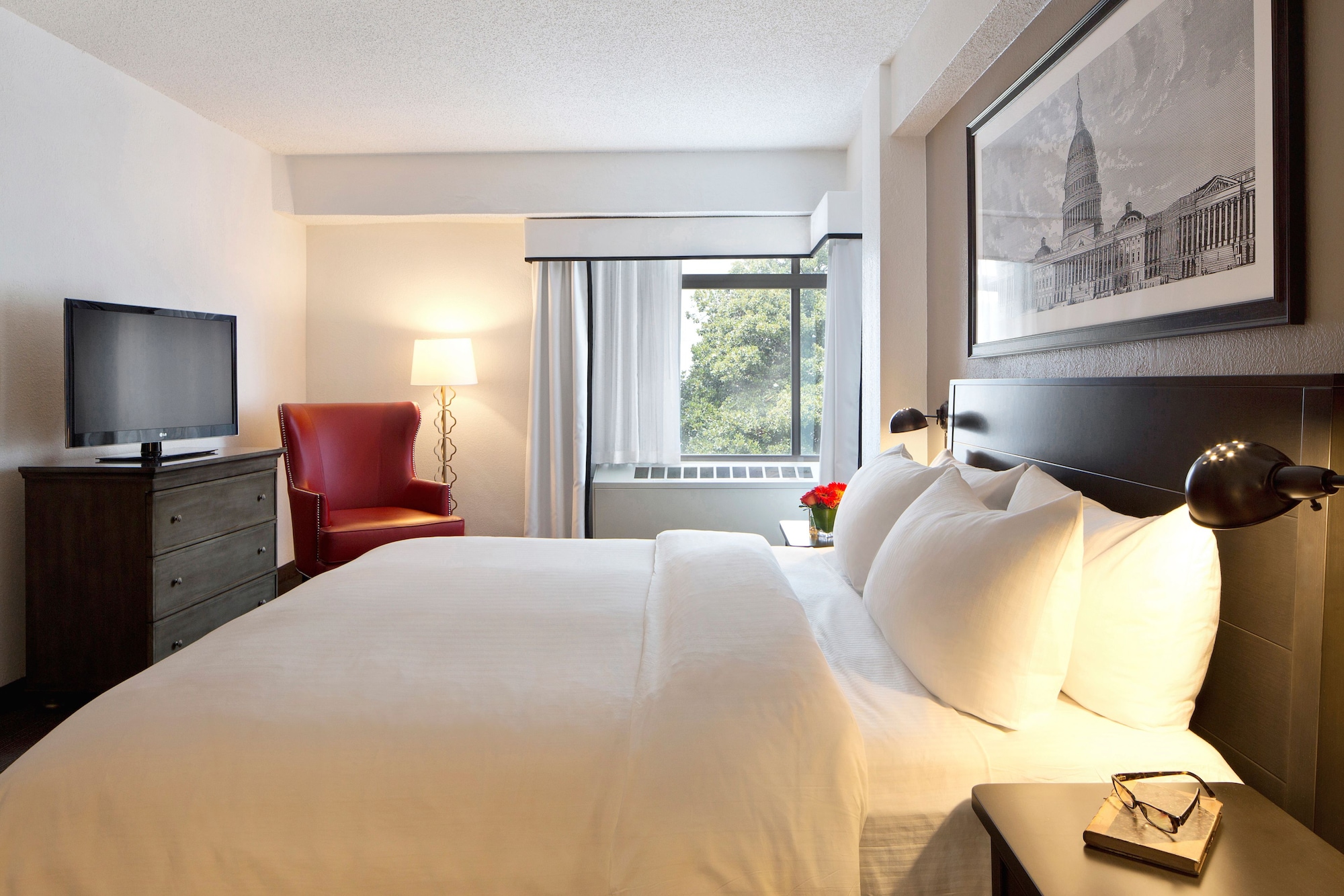 JUNIOR SUITE, KING BED