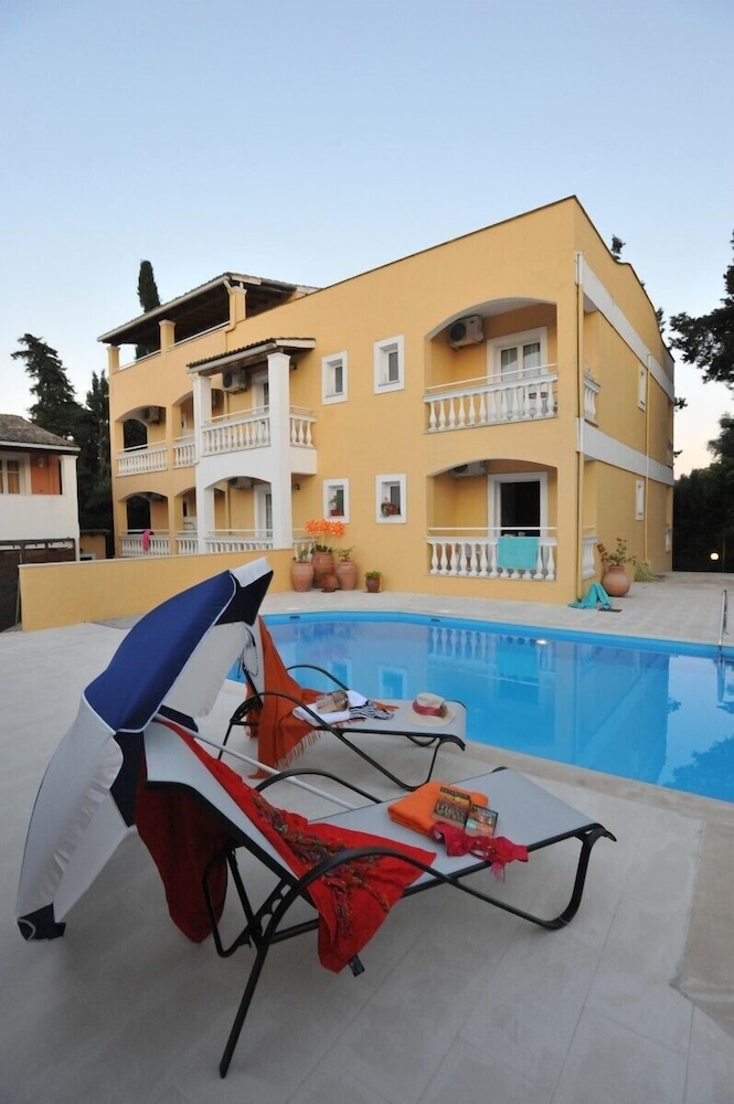 St. Spiridon Hotel 15/16