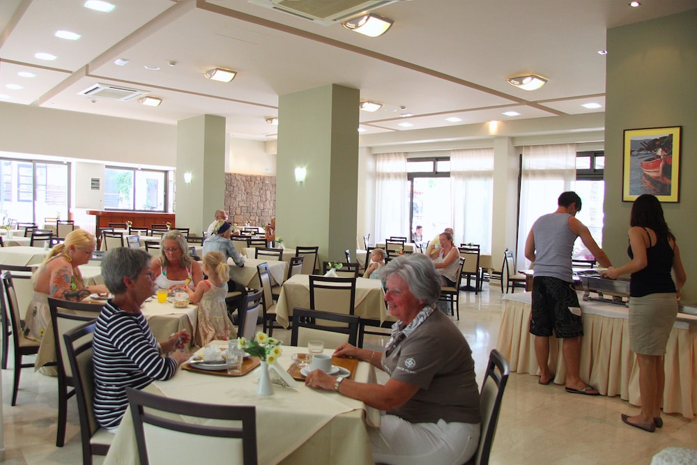 Saint Constantine Hotel 42/49