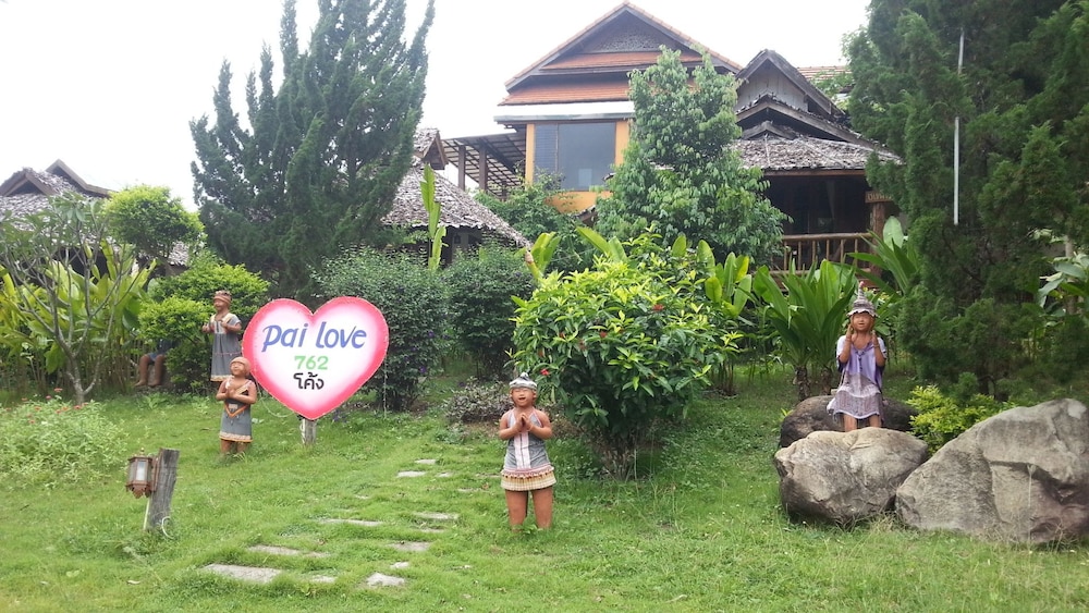 Pai Love & Baan Chon Phao Resort 33/35