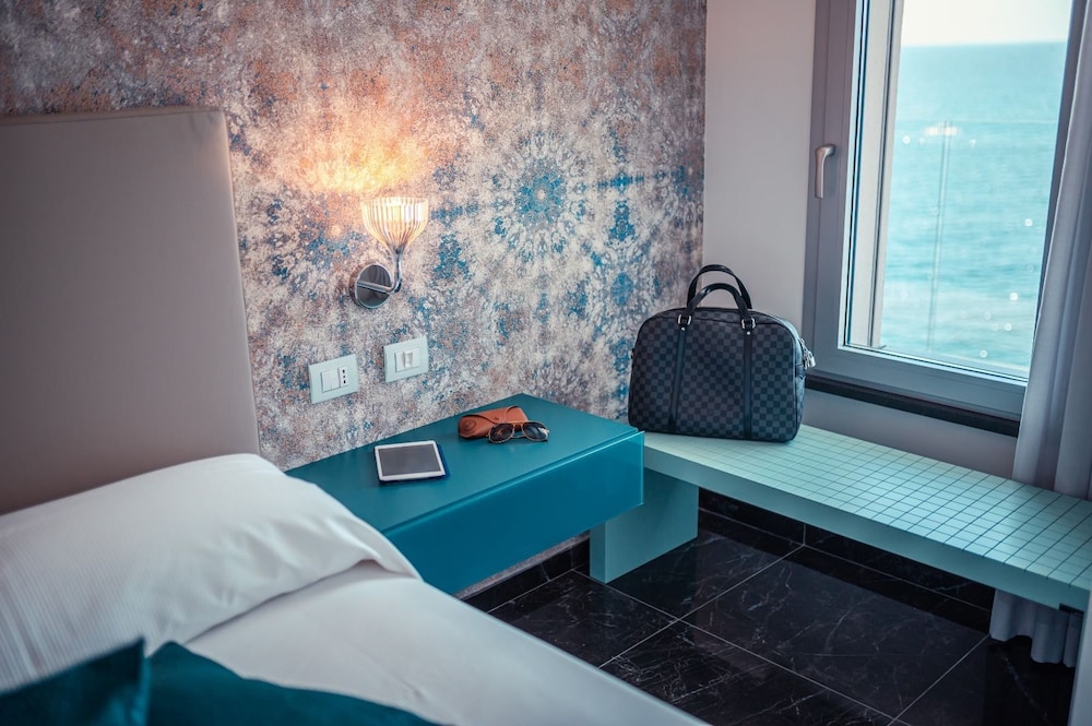 Nautilus Hotel 15/50