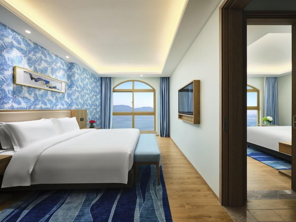 Emerald Bay Hotel 13/29