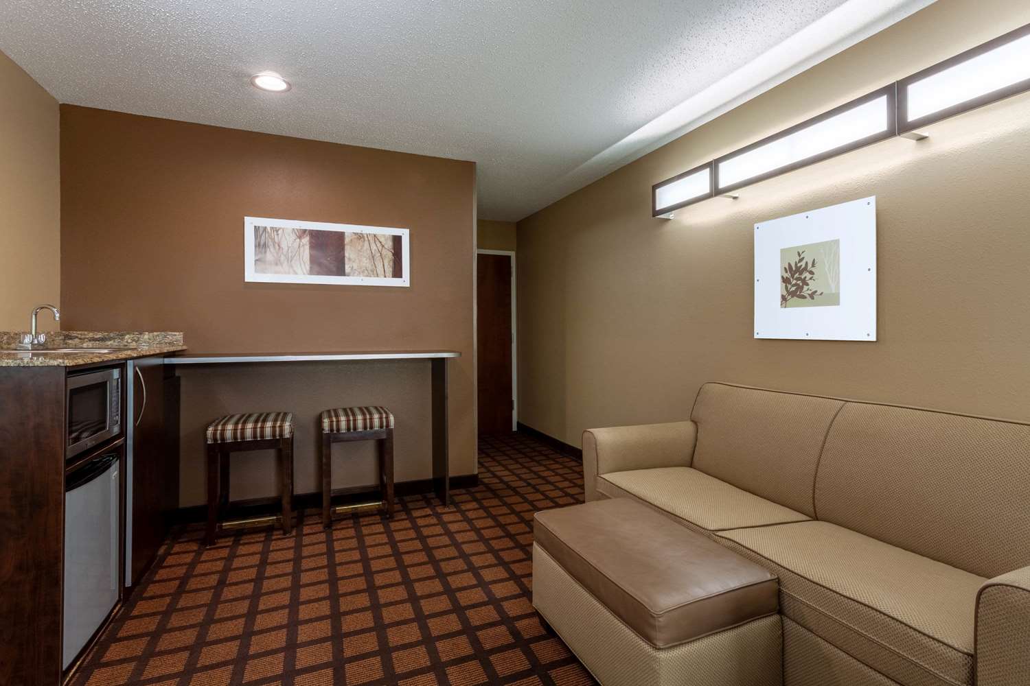 MICROTEL INN & SUITES BY WYNDHAM COLUMBIA/AT FORT JACKSON 26/34