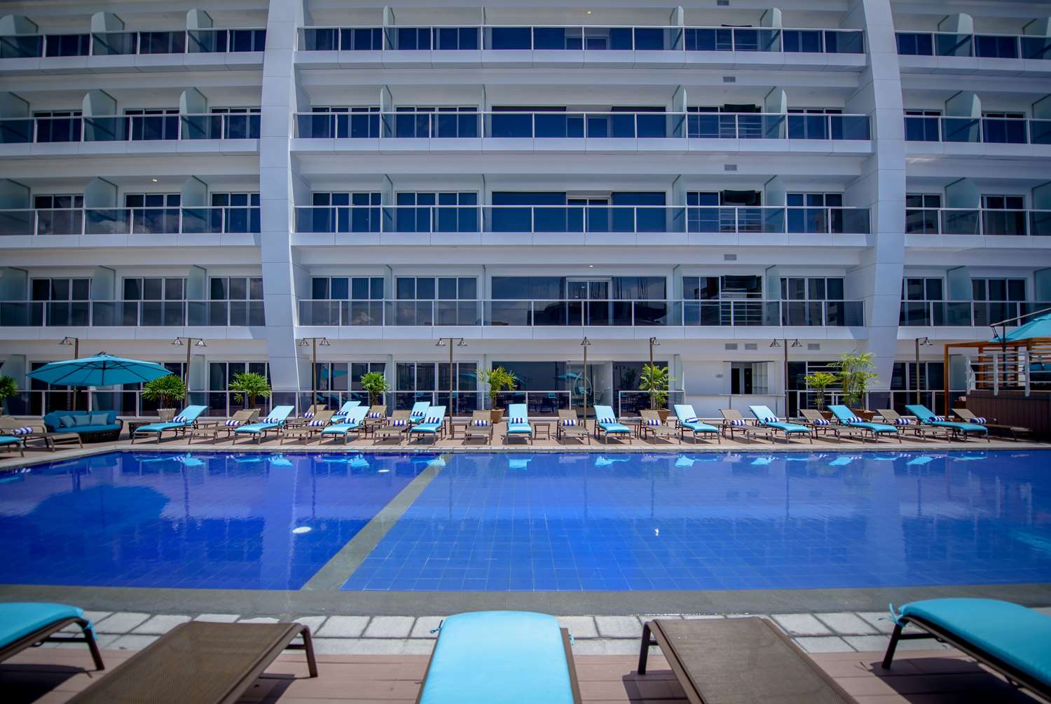 Wyndham Manta Sail Plaza Hotel and Convention Center 54/57
