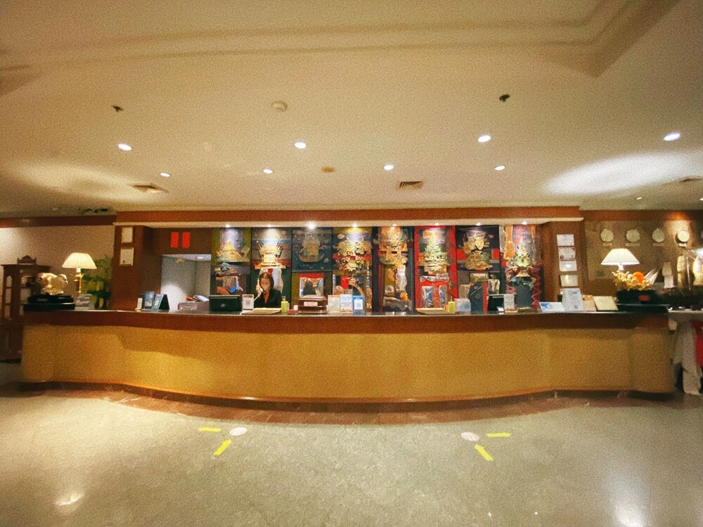 Charoenthani Khonkaen Hotel 6/56
