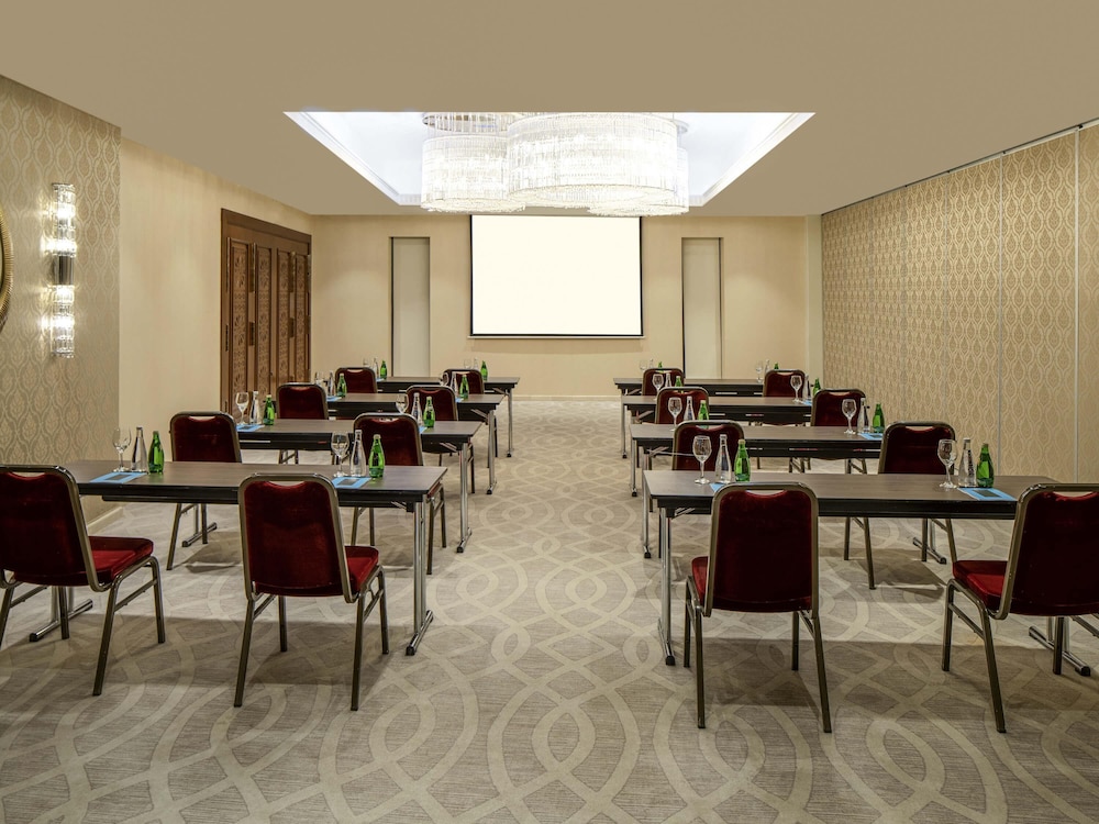 Sofitel Bahrain Zallaq Thalassa Sea and Spa 60/70