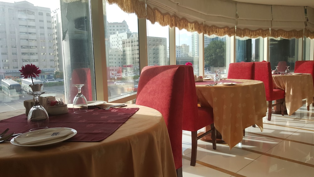 restaurant cafeteria