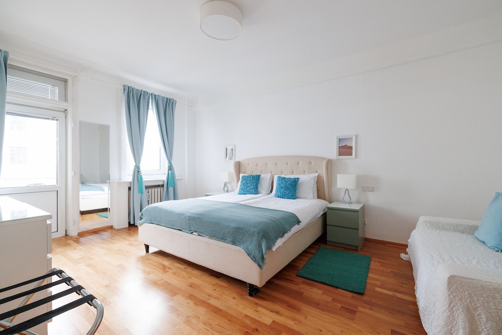 Opera City Center Apartments 12/50