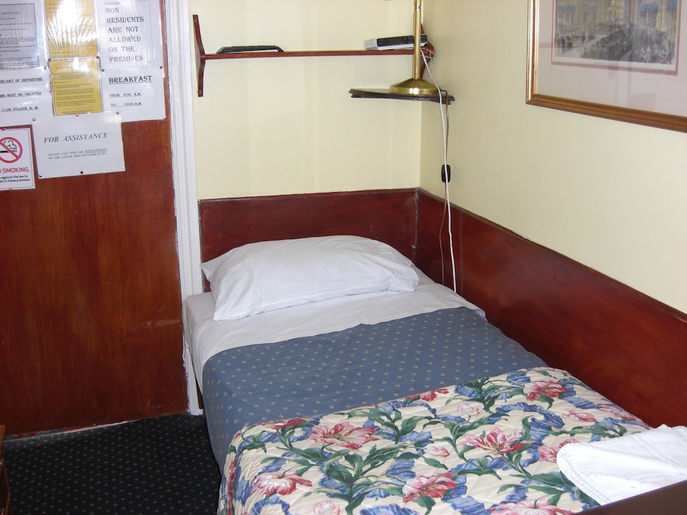 Albany Hotel 20/63