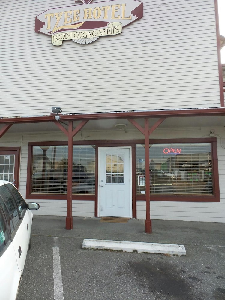 Tyee Restaurant and Hotel 2/12