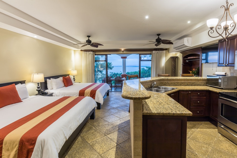 Shana By The Beach Manuel Antonio 34/74