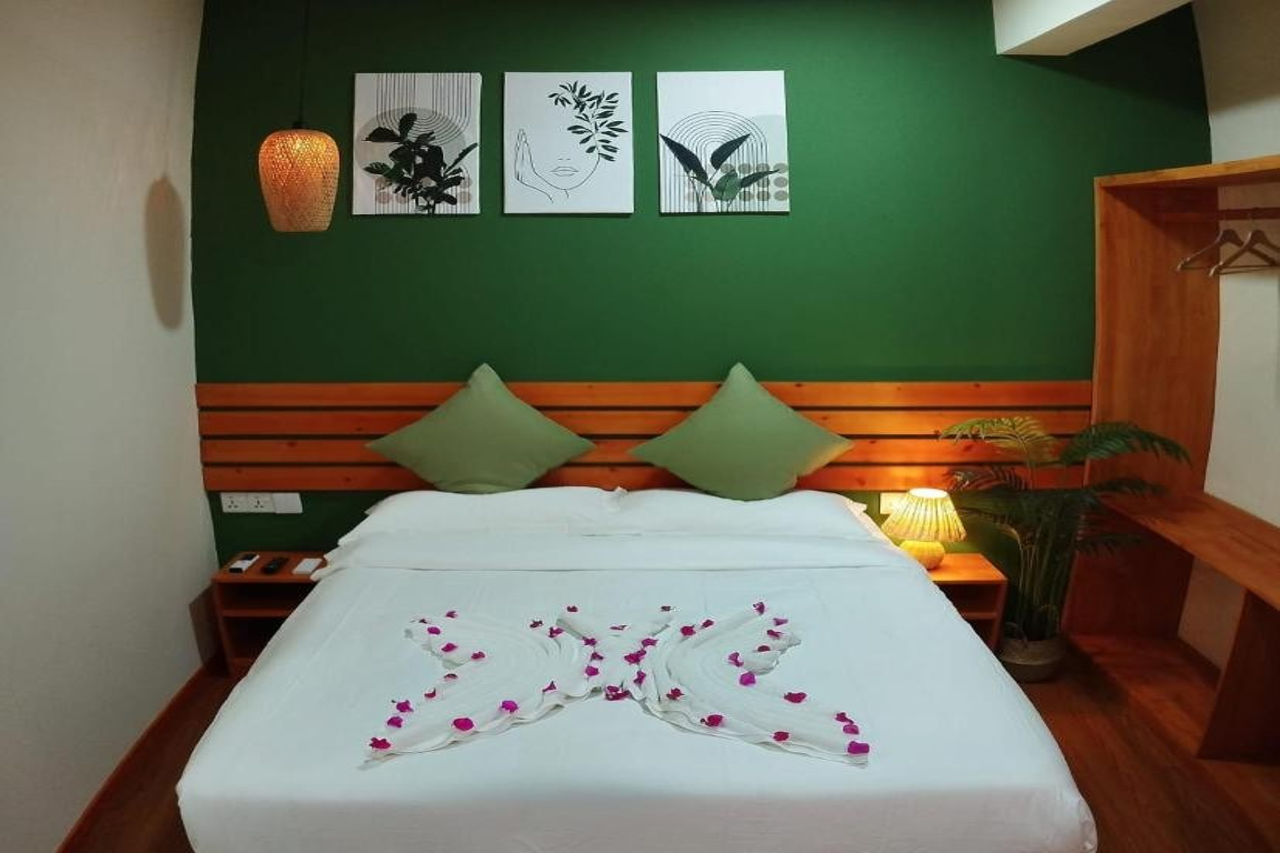 Ruka Maldives 8/10