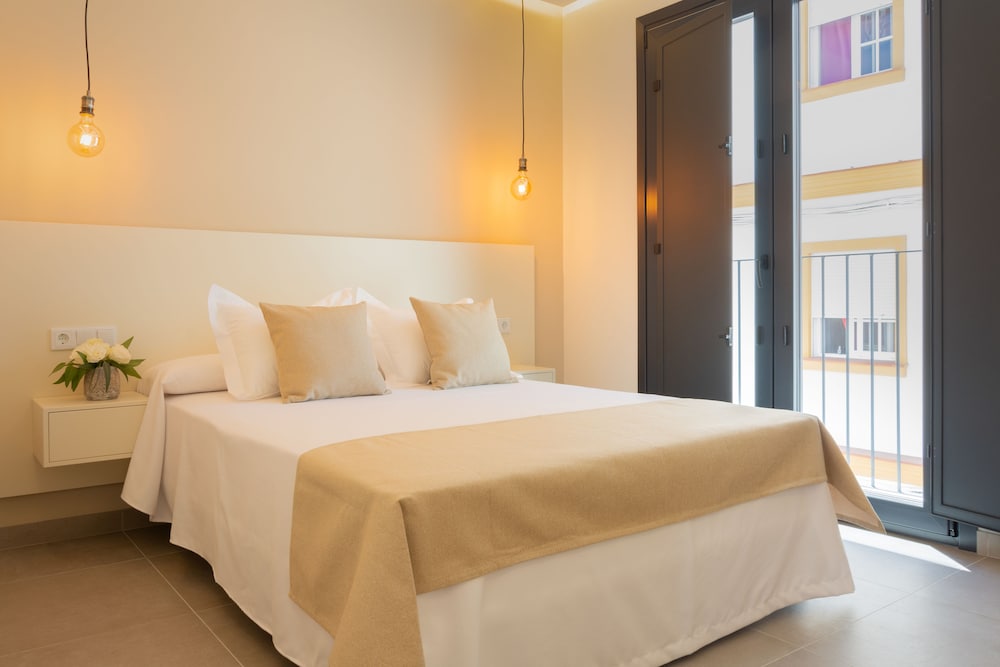 Hostal La Mina 18/50
