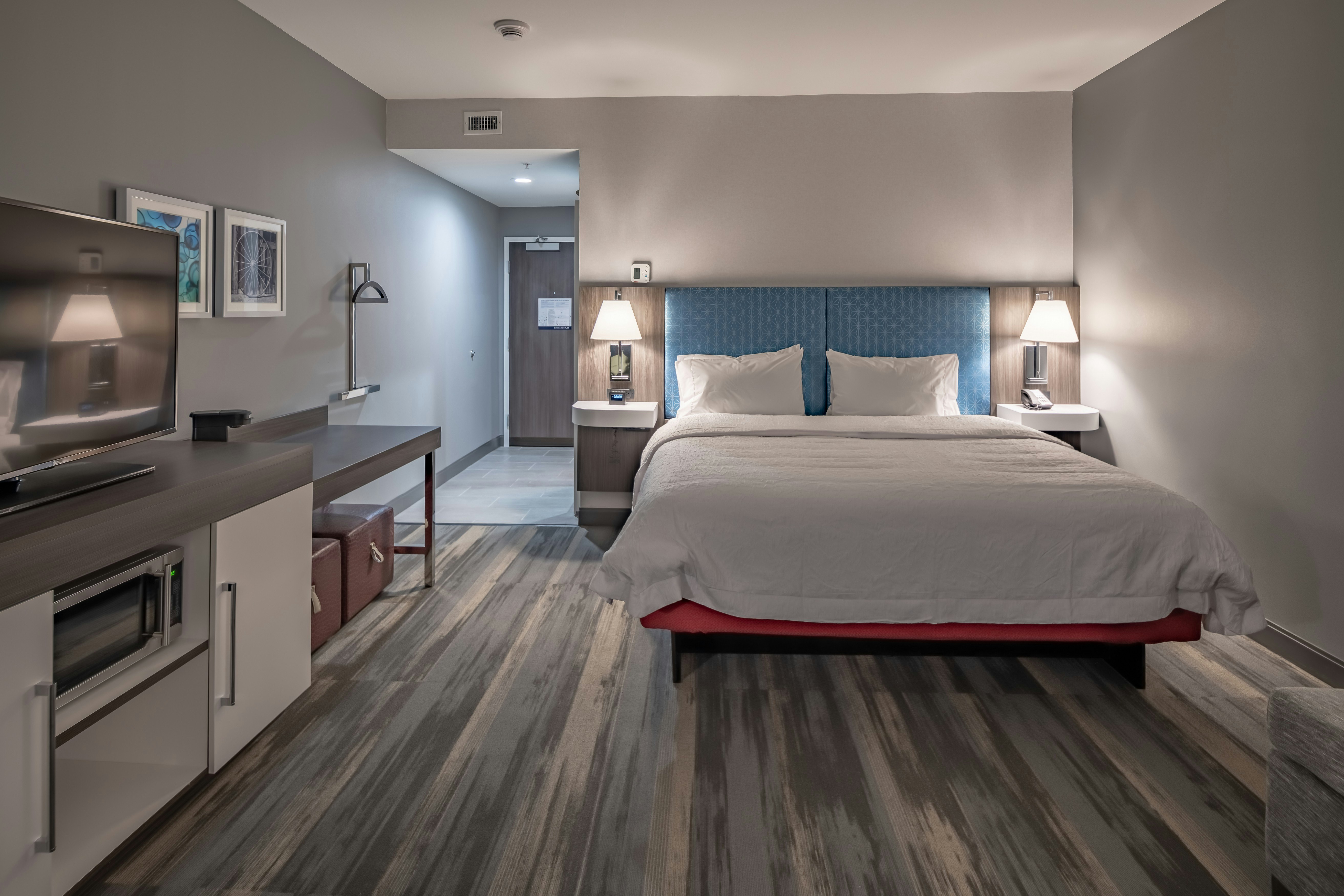 ROOM, KING BED, SOFA