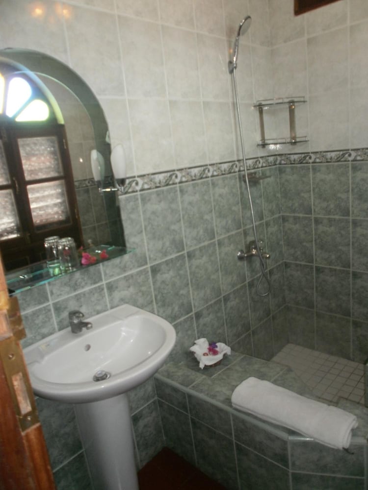 Asmini Palace Hotel 45/46