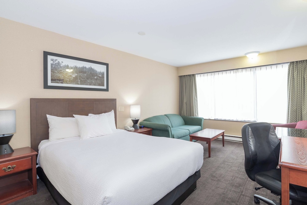 Sandman Hotel Castlegar 15/50