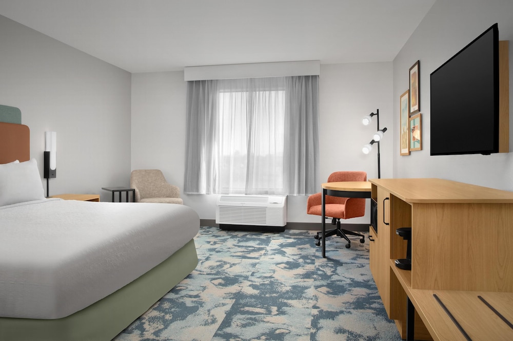 ROOM, KING BED, ACCESSIBLE