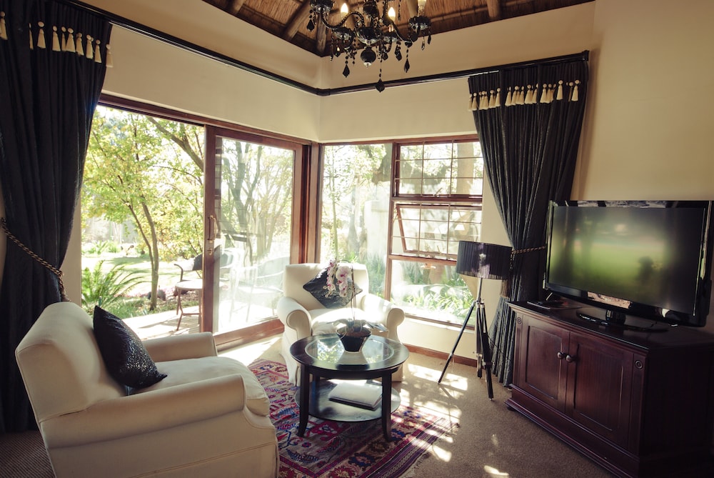 Lourie Lodge 26/50