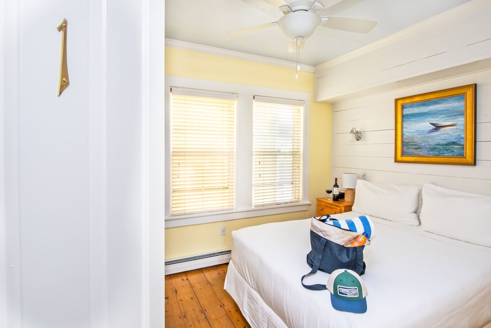 Admirals Landing Bed & Breakfast 50/69