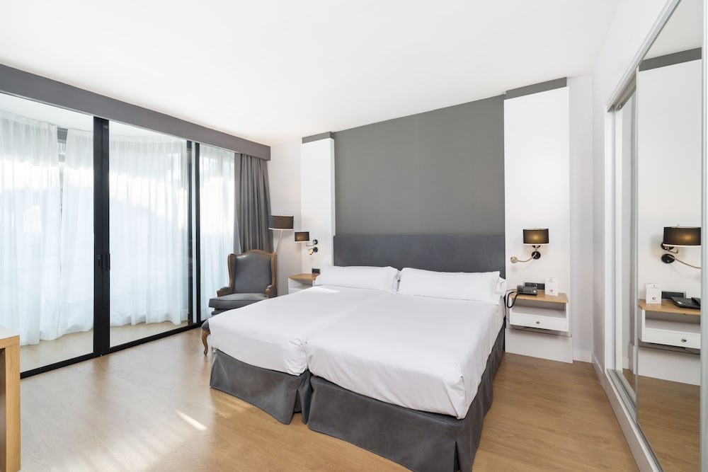 EXECUTIVE, SINGLE, DOUBLE BED