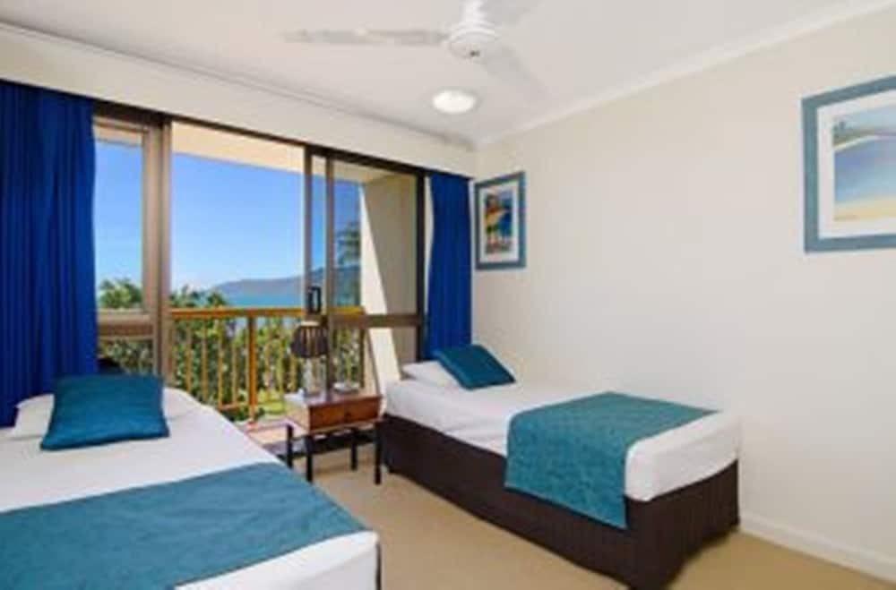 Coral Towers Holiday Suites 22/69