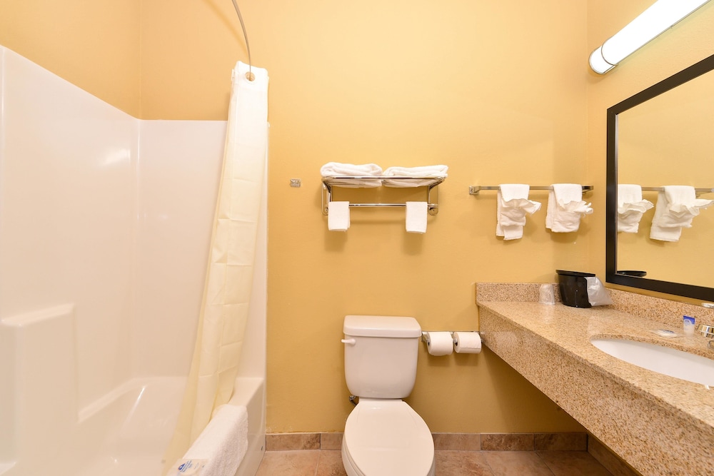 Americas Best Value Inn Tupelo Leeb Drive 13/33