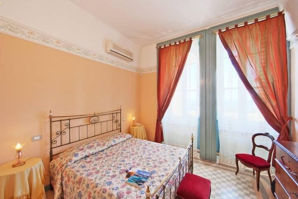 غرفة سوبيريور بسرير كوين، Residence Villa Raffaella 5/10