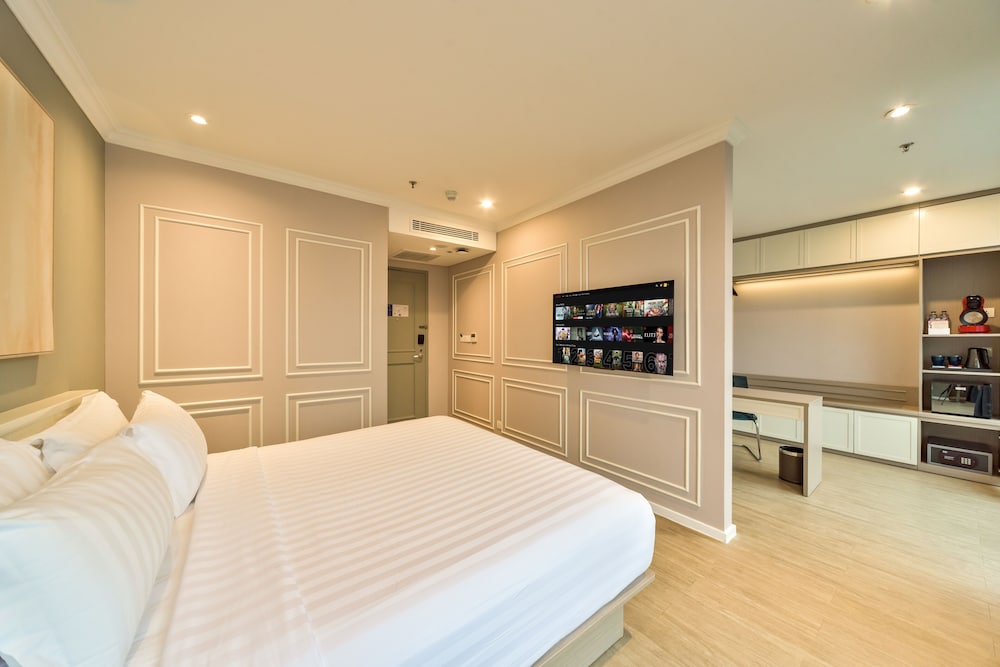 GRAND, EXECUTIVE, DOUBLE BED