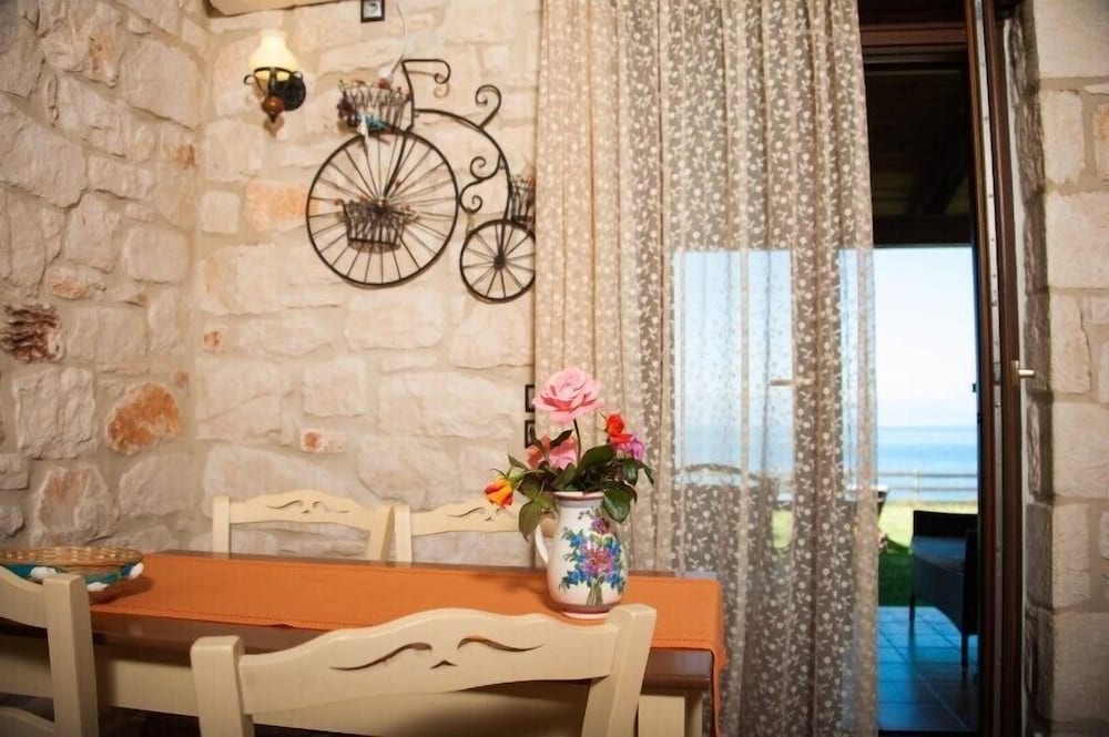KAVOS PSAROU VILLAS 5/50