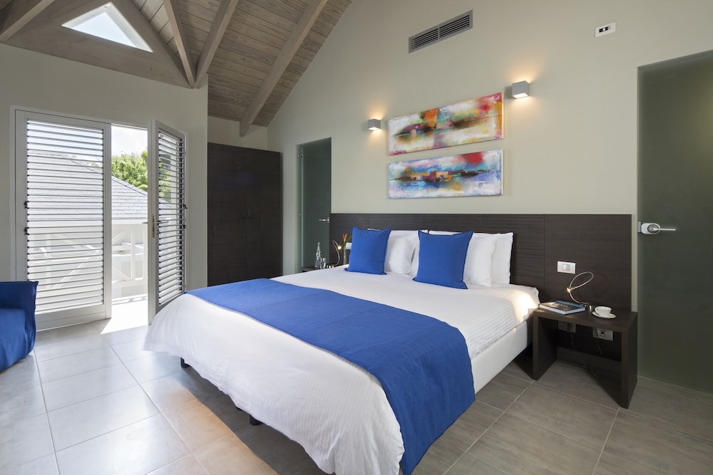2 BEDROOMS, PENTHOUSE, MARINA VIEW, BALCONY