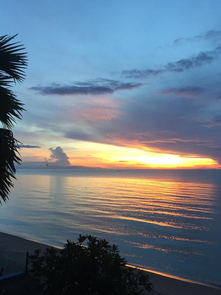 Hua Plee Lazy Beach 32/50