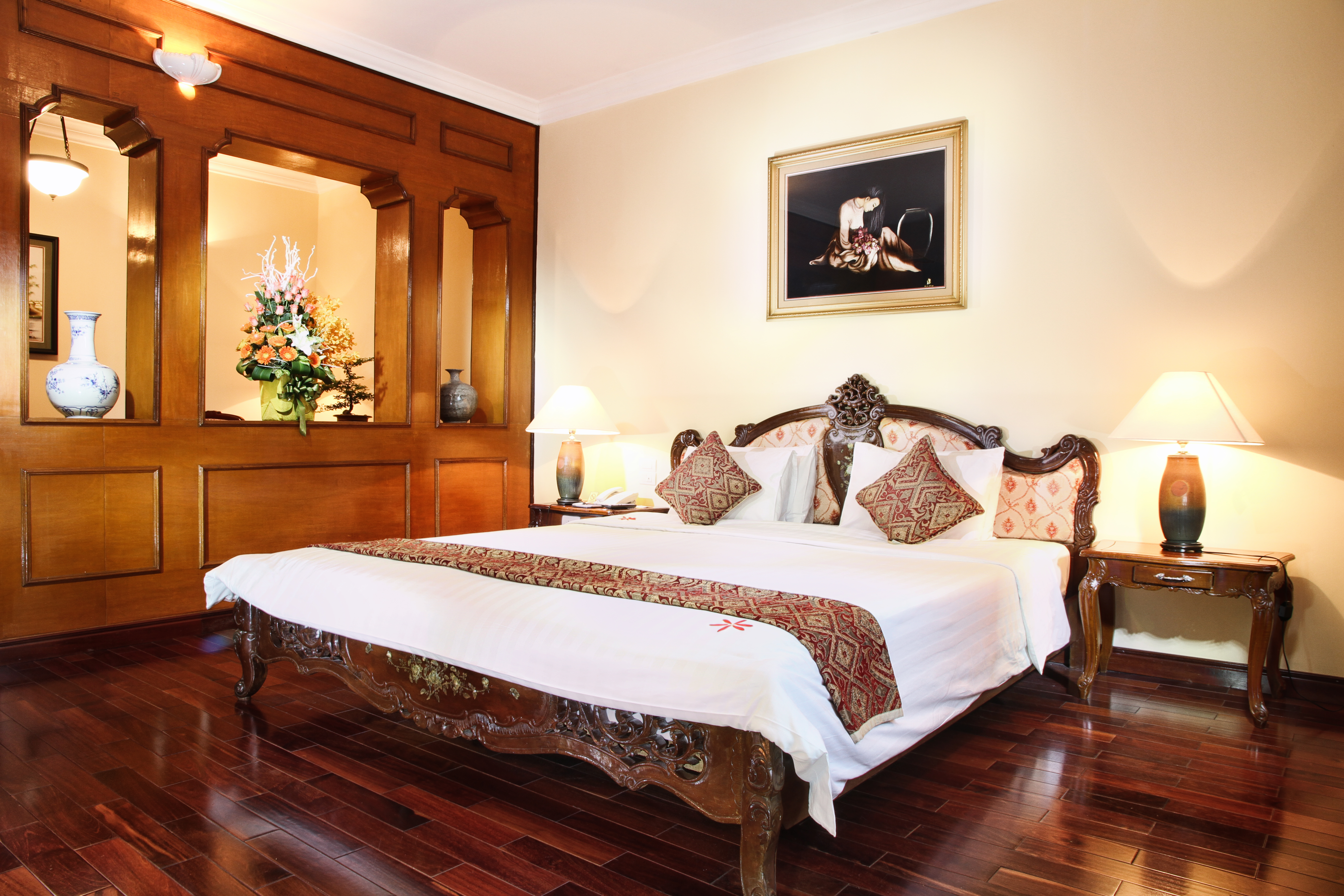 Colonial, Suite