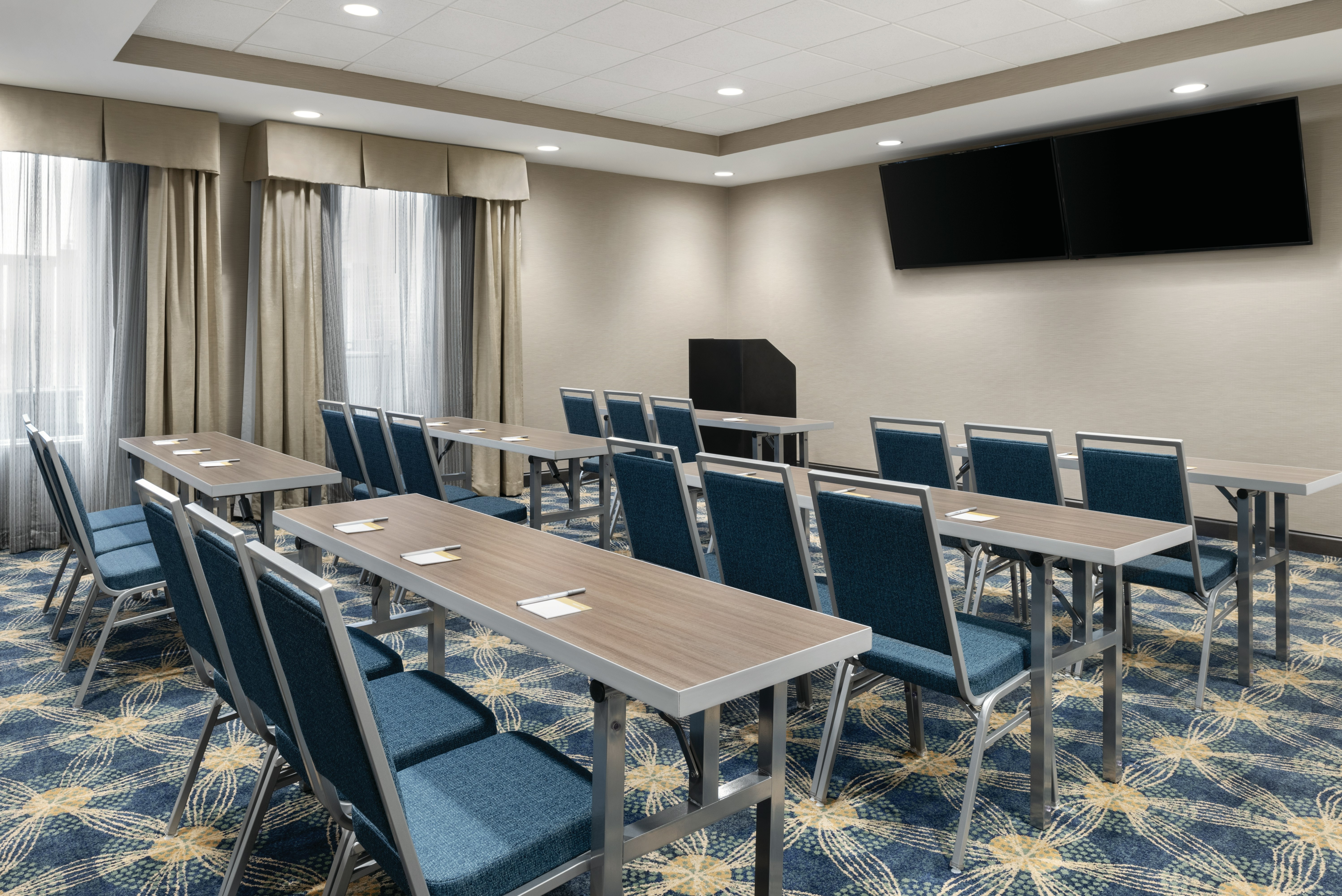 Hampton Inn Champaign Southwest 13/18