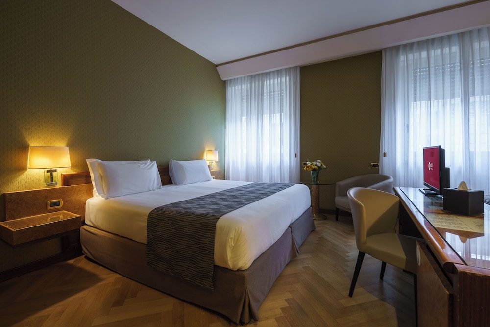 ROOM, TRIPLE
