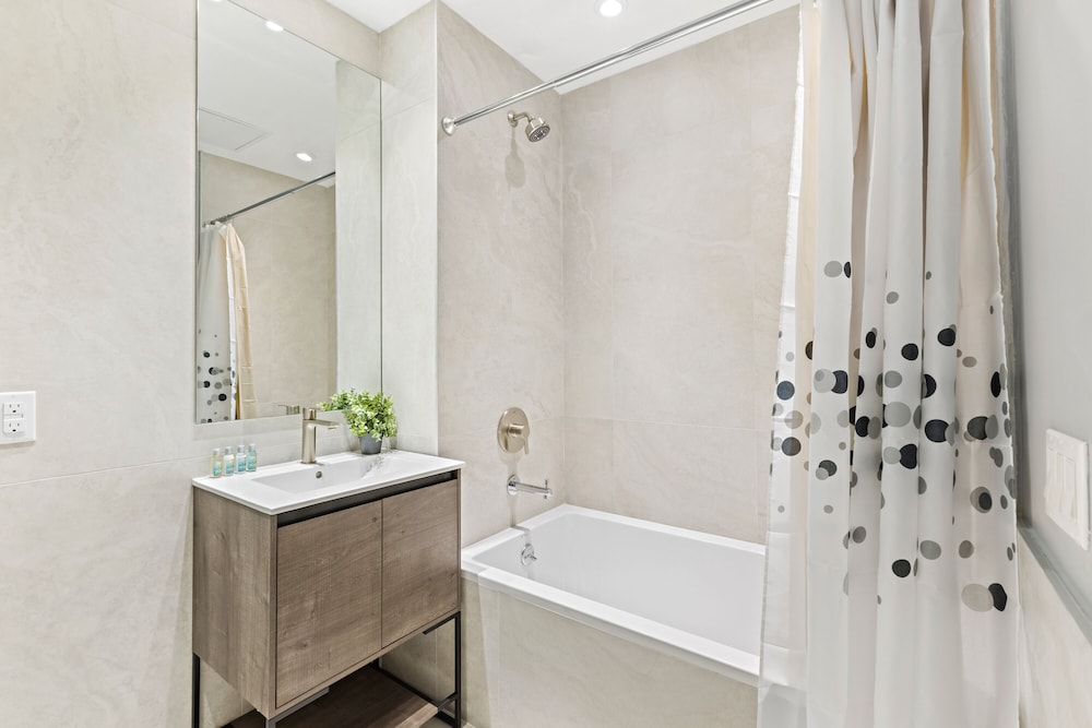 Global Luxury Suites at The Arches 42/50