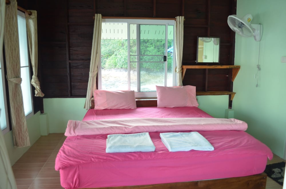 Koh Chang Resort Ranong 16/50
