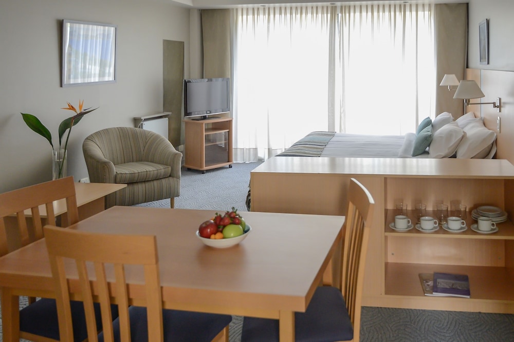 Portal Plaza Suites 40/50