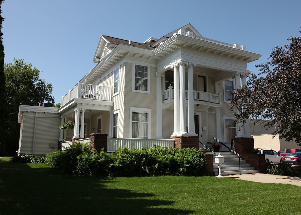 The Decker House 3/13