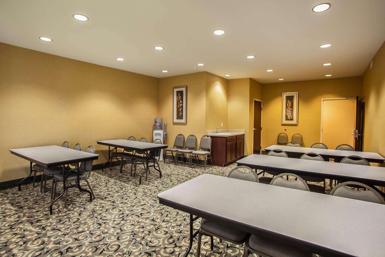 Comfort Suites Bloomington I-55 And I-74 11/25