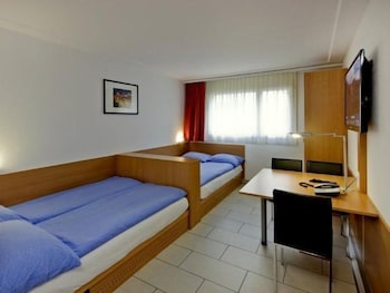 Good Night Inn 7/32