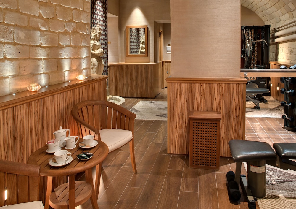Hotel Rochester Champs-Elysees 55/68