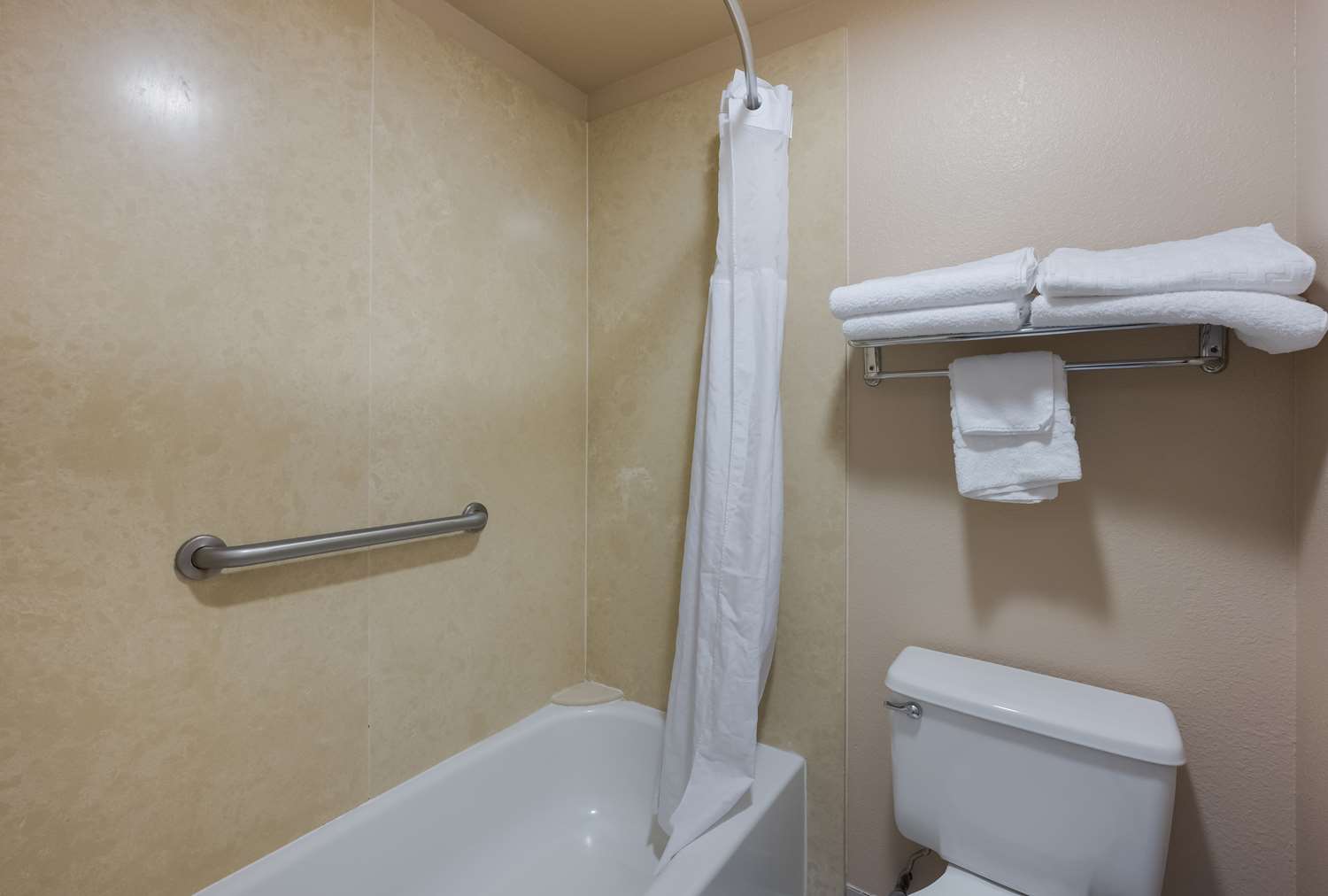 Room, 2 Queen Beds, Hot Tub