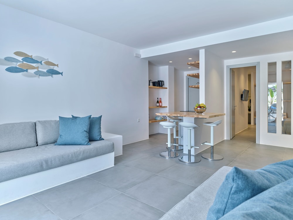 BLUE MARE VILLAS 32/48