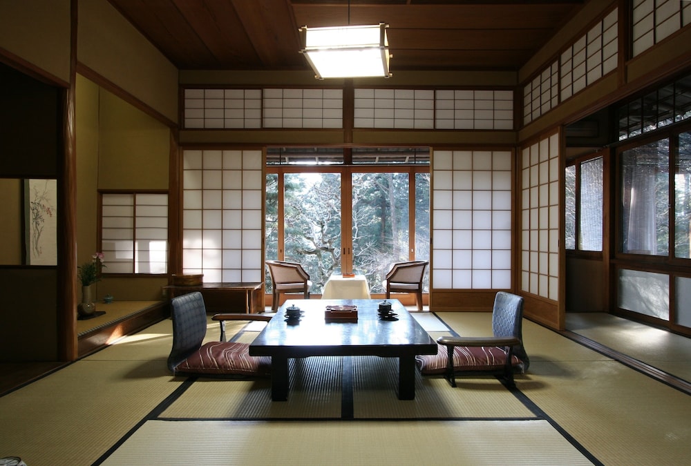 Yunoshimakan 38/50