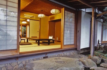 ATAMI SEKITEI 10/68