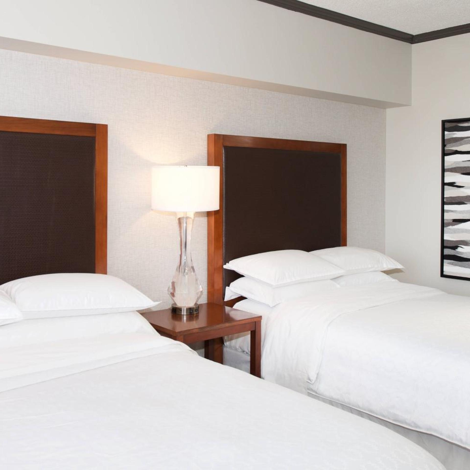 Guest Room, Deluxe, 2 Double Beds, Mountain or Bay View, High Floor، Sheraton Anchorage Hotel 6/9