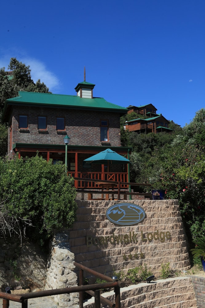 Boardwalk Lodge 5/50