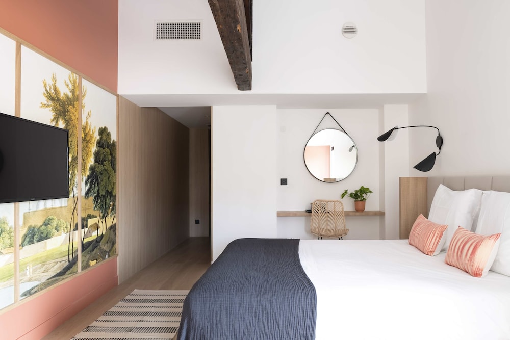 Central Hostel 11/50