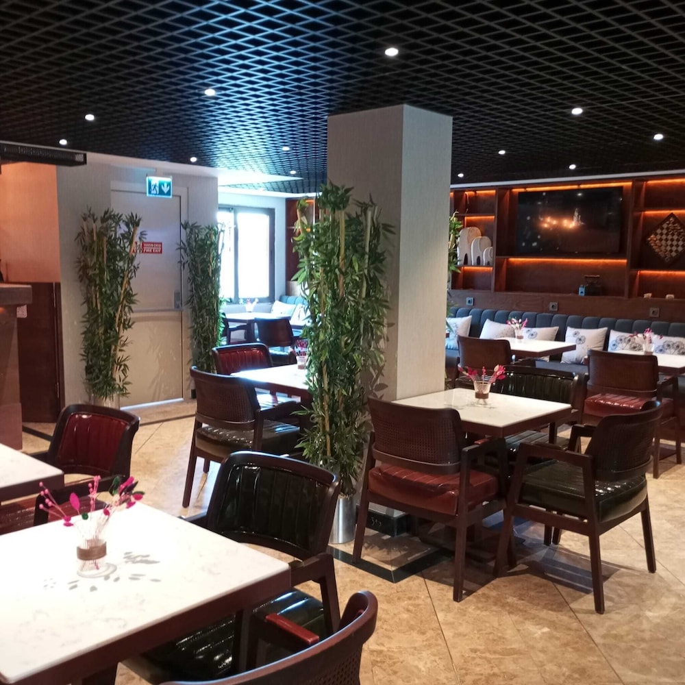 Cihangir Hotel 33/47