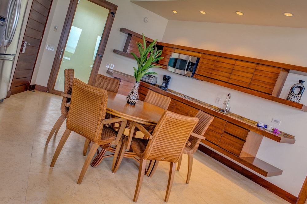 Las Verandas Hotel And Villas 56/73